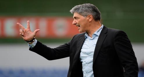 جينك البلجيكي يقيل مدربه لسوء النتائج